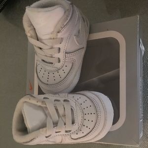 Gently used newborn Airforce ones.